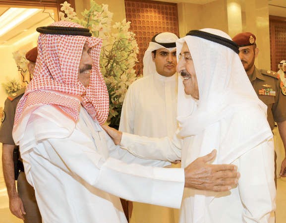صاحب السمو الامير الشيخ صباح الاحمد مستقبلا سمو ولي العهد الشيخ نواف الاحمد ﻿