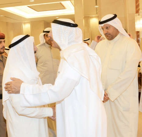  وسموه مصافحا م احمد الجسار ﻿