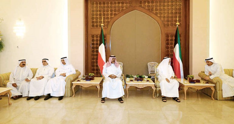 صاحب السمو الامير الشيخ صباح الاحمد وسمو ولي العهد الشيخ نواف الاحمد ورئيس مجلس الامة مرزوق الغانم وسمو رئيس الوزراء الشيخ جابر المبارك والشيخ ناصر صباح الاحمد وعدنان عبدالصمد ﻿