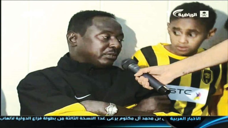 المدافع السعودي السابق أحمدجميل:طردت من الملعب بكرت «أزرق»