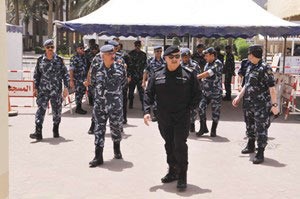 الفريق سليمان الفهد واللواء محمود الدوسري يتابعان الترتيبات الامنية خارج المسجد الكبير قاسم باشا