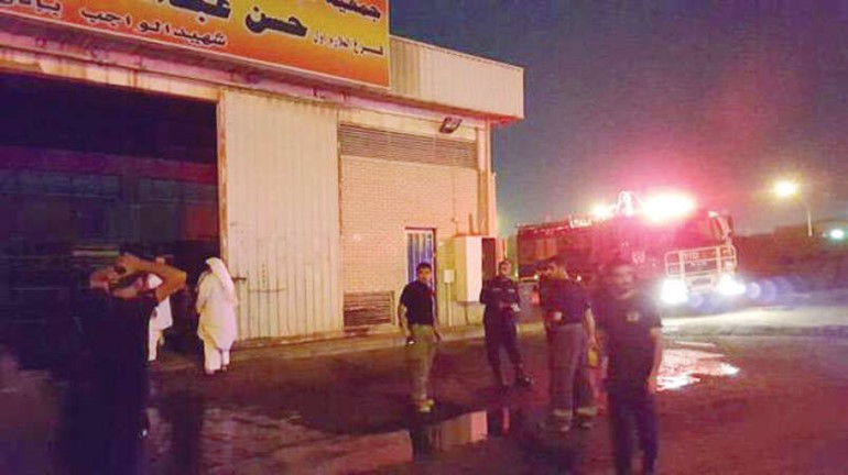 رجال الاطفاء عقب انتهائهم من حريق فرع الغاز