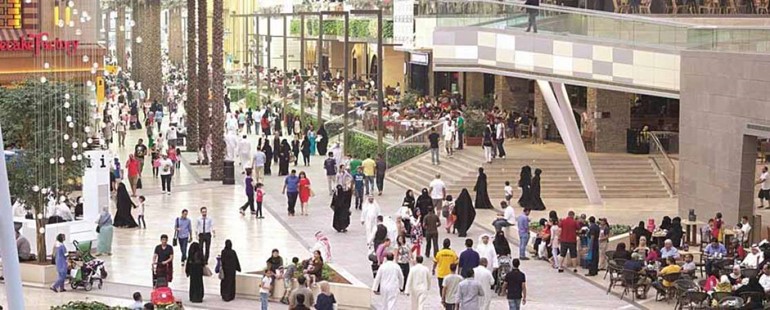 استقرار ثقة المستهلك رغم التفجير الإرهابي.. والشباب الأكثر تفاؤلاً بالحالة الاقتصادية