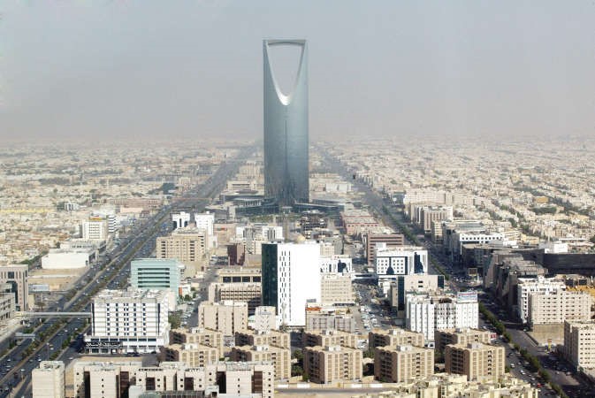 رغم زيادة الانتاج النفطي والانفاق الحكومي الضخم توقعات بتباطؤ نمو الاقتصاد السعودي بصورة طفيفة خلال 2015 ليصل الى 32﻿