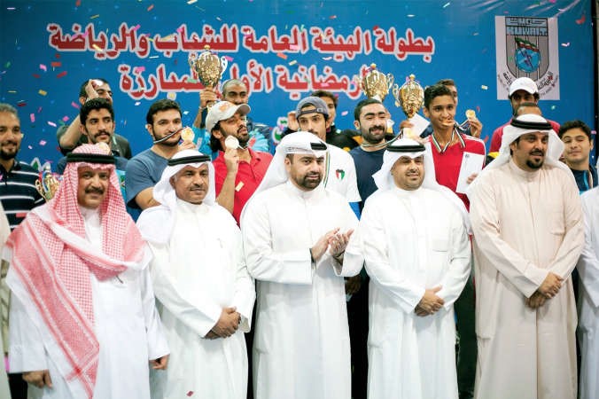 احمد الخزعل يتوسط ابطال المبارزة