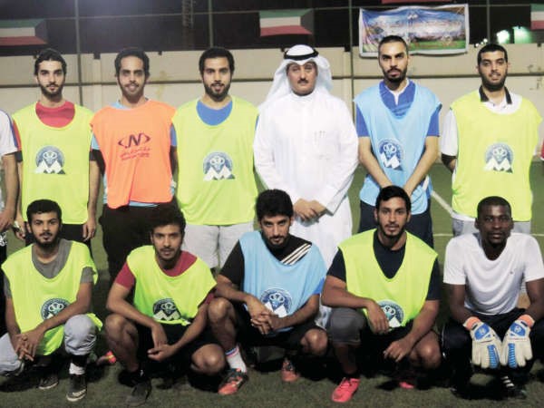 الفرق المشاركة في الدورة قبل انطلاق المباراة