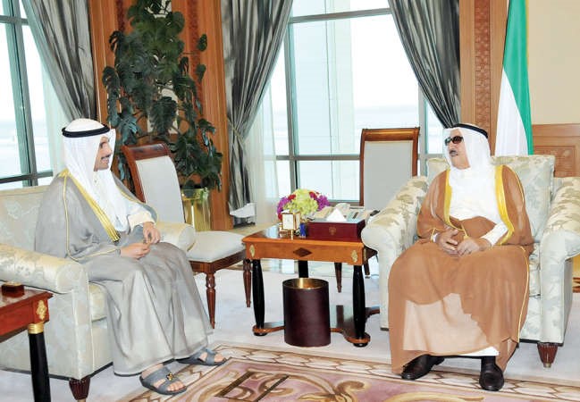 صاحب السمو الامير الشيخ صباح الاحمد مستقبلا مرزوق الغانم 