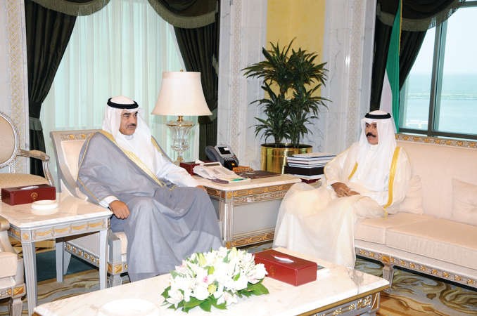 سمو ولي العهد الشيخ نواف الاحمد مستقبلا الشيخ صباح الخالد 