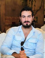 براء الزعيم: ولدت لأسرة دمشقية مسلمة متكاتفة متضامنة متحابة طابعها ديني