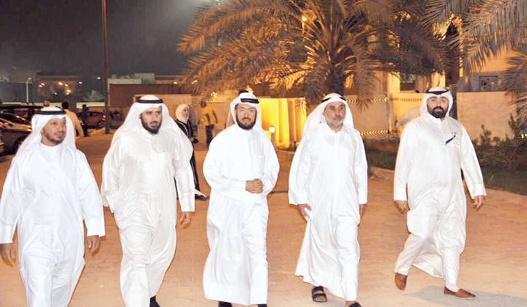 دوليد الشعيب متفقدا المركز الرمضاني مسجد الراشد﻿