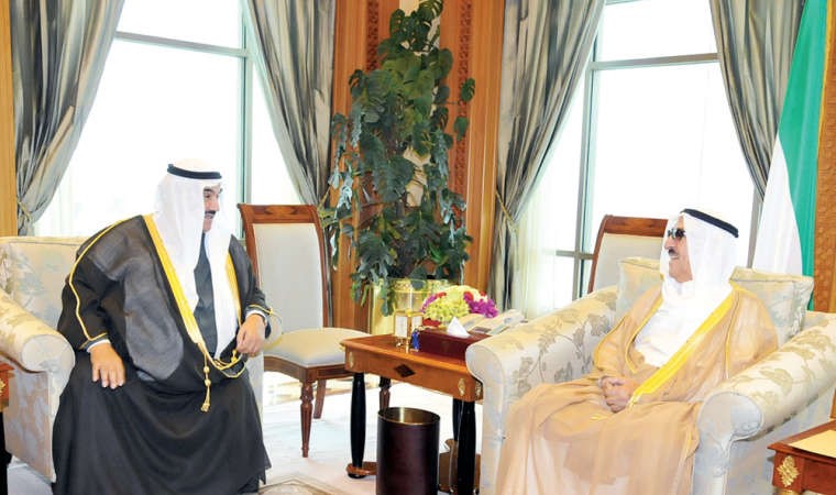 صاحب السمو الامير الشيخ صباح الاحمد مستقبلا سمو الشيخ ناصر المحمد ﻿