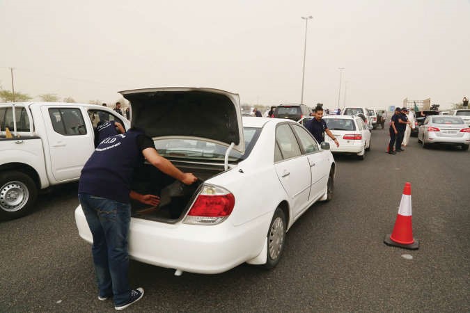 جانب من حملة التفتيش عن السلاح على الدائري السابع﻿