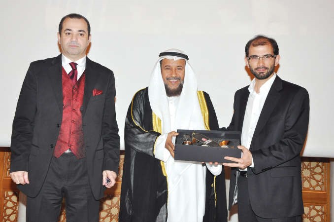 سامي ايدوغان يكرم دابراهيم الصالح ويبدو عمر طحان احمد علي﻿