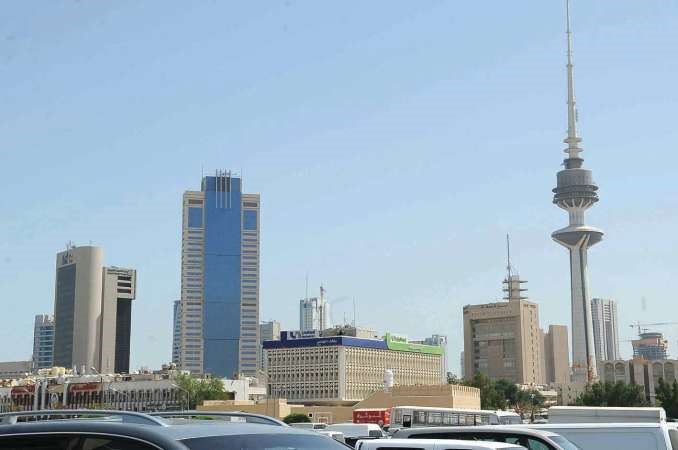 الكويت تتكيف مع طول امد انخفاض اسعار النفط بفضل الاحتياطات المالية الضخمة ﻿