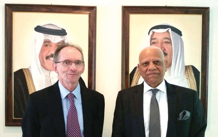 السفير علي السماك وجون ماكني ﻿