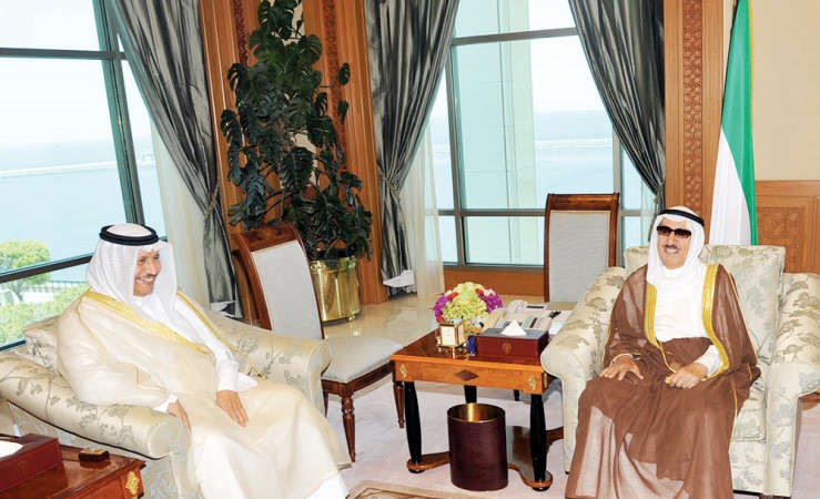 صاحب السمو الامير الشيخ صباح الاحمد مستقبلا سمو الشيخ جابر المبارك﻿