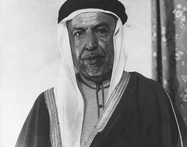 في عام 1716 اتفق سكان الكويت انذاك على ان يتولى صباح الاول الرئاسة وشؤون الحكم، وهنا صورة لامير الكويت الحادي عشر عبدالله السالم الصباح، التقطت عام 1955