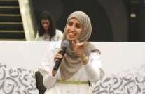 هبة بن سلامة متحدثة خلال المحاضرة