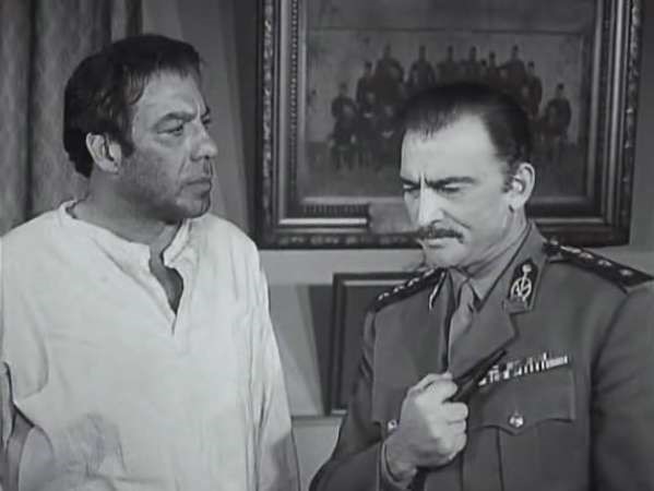أحمد مظهر «فارس السينما» ..الذي مات وحيداً