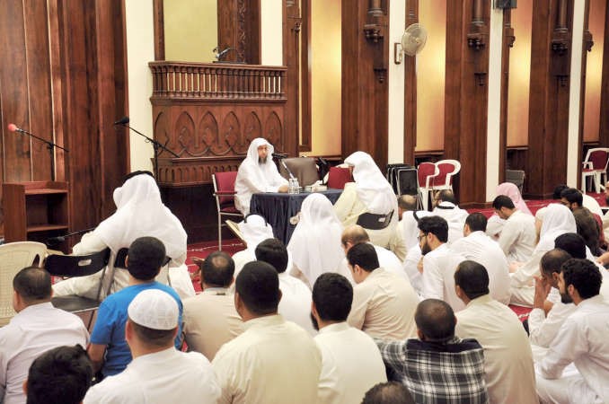 جاسم العيناتي ملقيا خاطرته الايمانية
