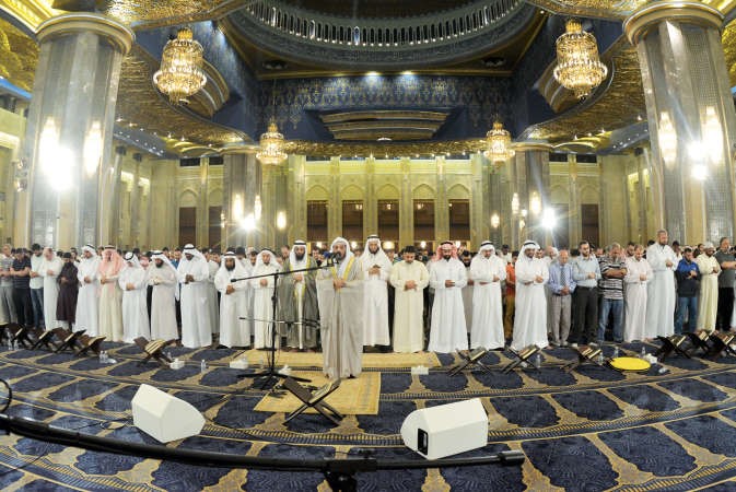 حشود من المتهجدين في المسجد الكبير ليلة 25 من رمضان ريليش كومار
