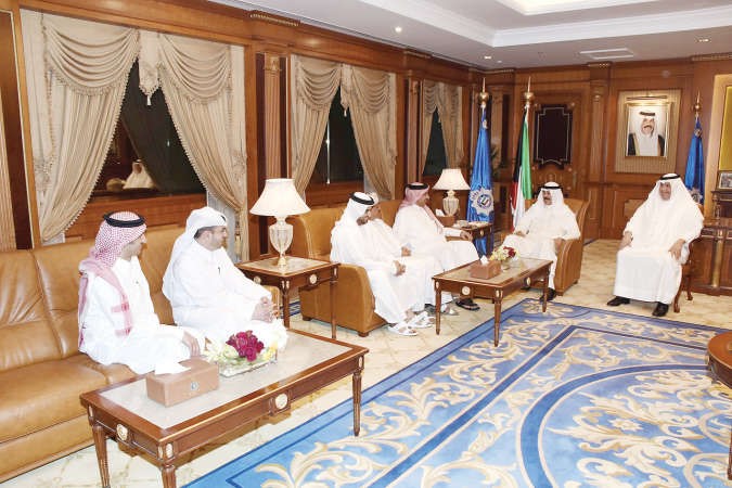 الشيخ محمد الخالد خلال لقائه الوفود المتخصصة لاجهزة الامن السياسي بدول التعاون
