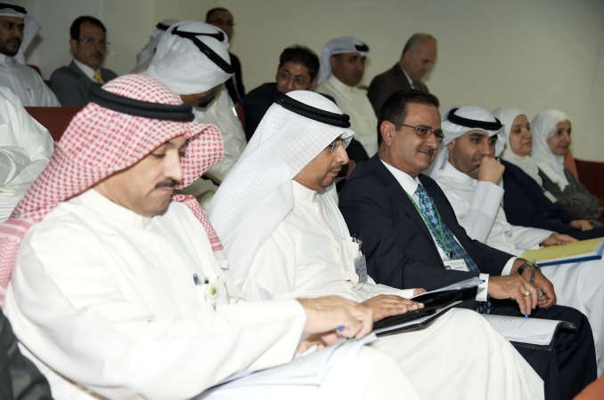 مديرو التمويل الحاضرون امس في ندوة بنك الكويت المركزي