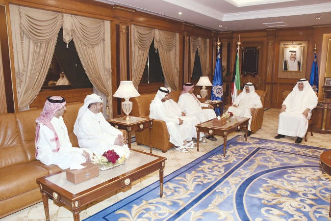الشيخ محمد الخالد مستقبلا رؤساء الوفود المتخصصة لاجهزة الامن السياسي الخليجية﻿