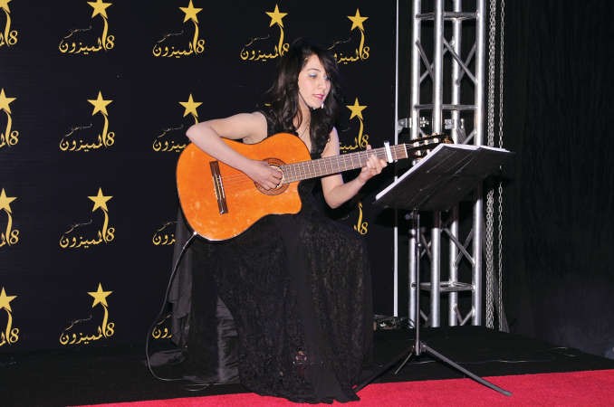 الفنانة ايما شاه امتعت الحضور باجمل الاغنيات﻿