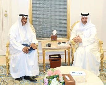سمو رئيس الوزراء الشيخ جابر المبارك مستقبلا المستشار عبدالرحمن النمش﻿