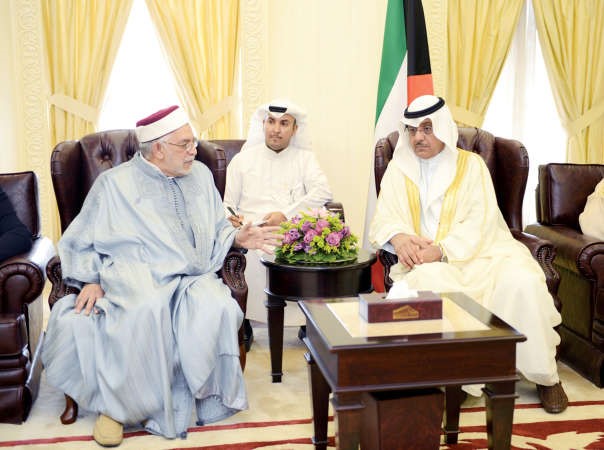 نائب رئيس المجلس مبارك الخرينج مستقبلا عبدالفتاح مورو﻿