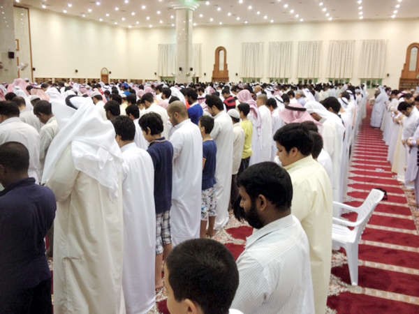المصلون مقبلون على ربهم بمركز الزبن الرمضاني
