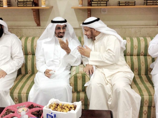 دمحمد الطبطبائي مع ممرضي العنزي