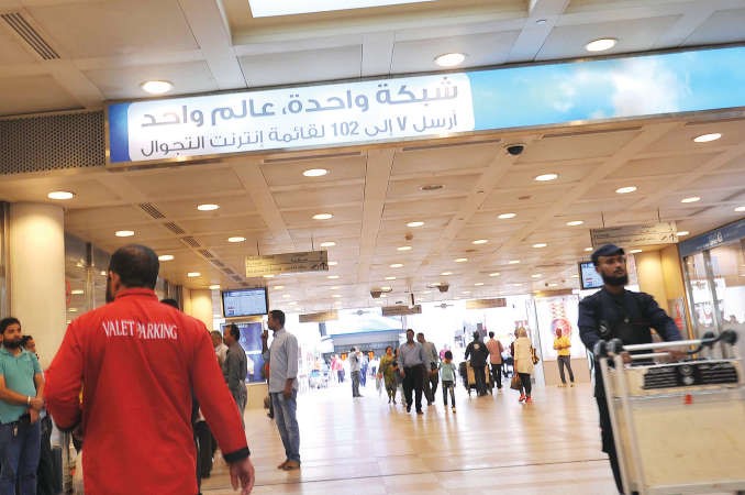 مسافرون في الطريق الى رحلاتهمقاسم باشا