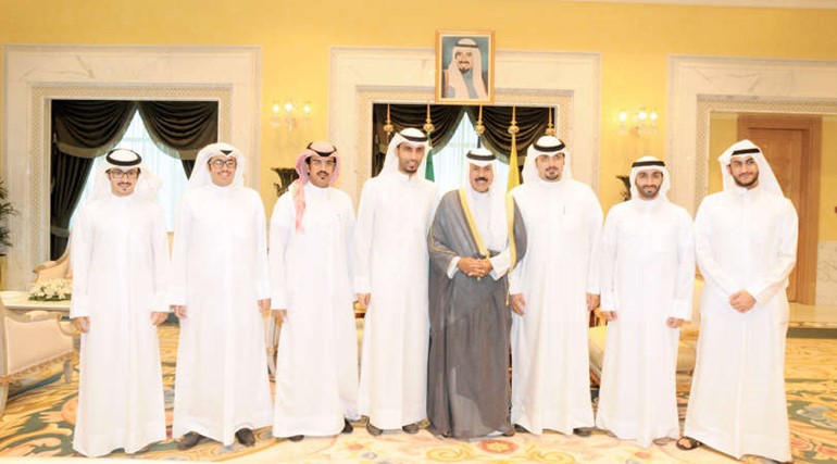 سمو ولي العهد الشيخ نواف الاحمد مستقبلا رئيس الهيئة التنفيذية للاتحاد الوطني لطلبة الكويت ورؤساء واعضاء الهيئة الادارية﻿