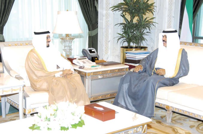 سمو ولي العهد الشيخ نواف الاحمد مستقبلا دمحمد الطبطبائي﻿