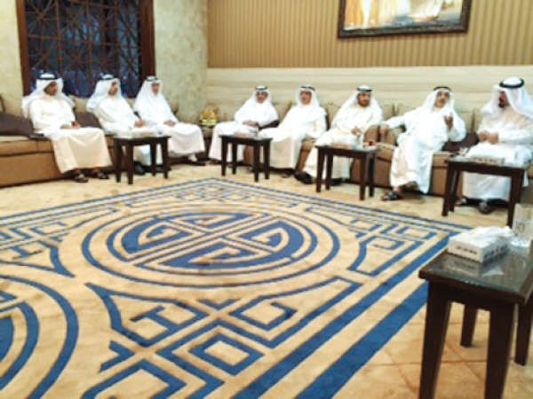 الفريق اول ماحمد الرجيب لدى اجتماعه مع ممثلي وزارات الخدمات والمختارين﻿