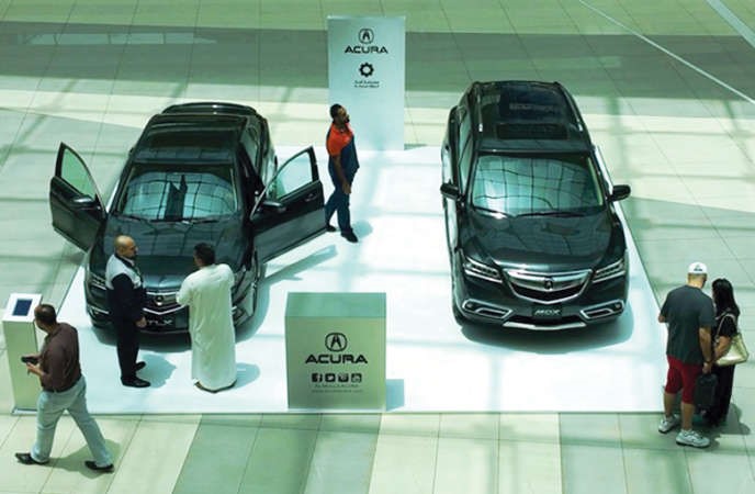 «أكورا» تحظى بإعجاب رواد مجمع الأفنيوز