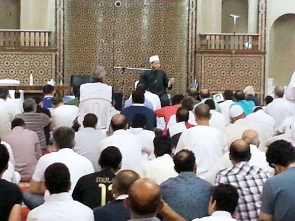 دمحمد عبدالعزيز ملقيا خاطرته