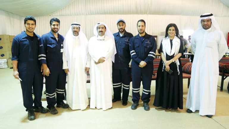 المطيري والعسعوسي خلال الجولة بالخيمة الرمضانية﻿