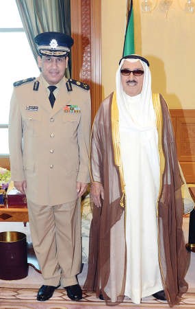 صاحب السمو الامير خلال لقائه اللواء عصام النهام 