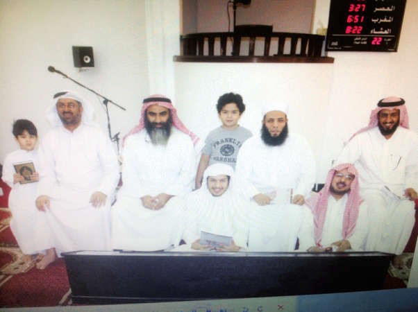 جانب من المشاركين في مسابقة مسجد الصقران الرمضانية