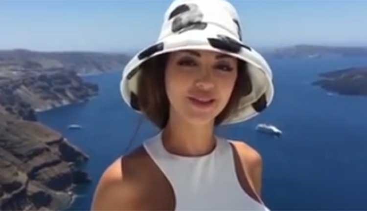بالفيديو.. ميريام فارس تدعو الجمهور المصري لحضور حفلها.. بقبلة من اليونان !