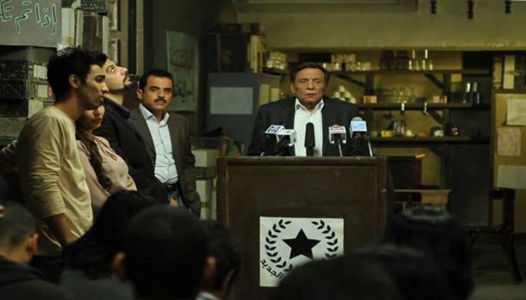 دمياط تثور ضد عادل إمام وتطالب بمنعه من دخولها