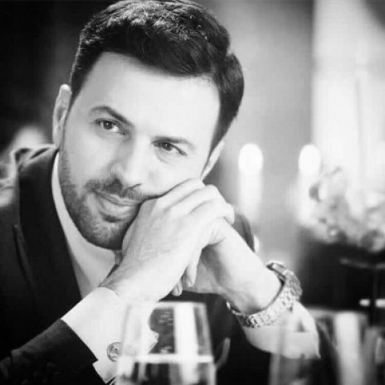 بالصور.. وسامة "تيم الحسن" تصيب النساء بالجنون
