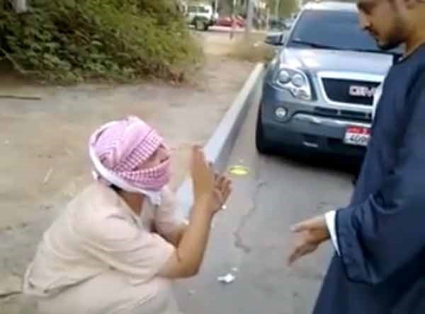بالفيديو.. شاهد ماذا حدث لشاب خليجي حاول المزاح مع صعيدي