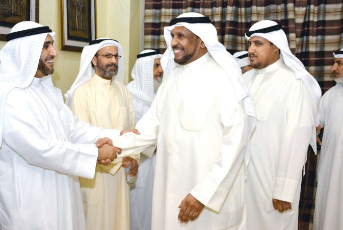 بدر ناشي يقدم التهاني	ريليش كومار﻿