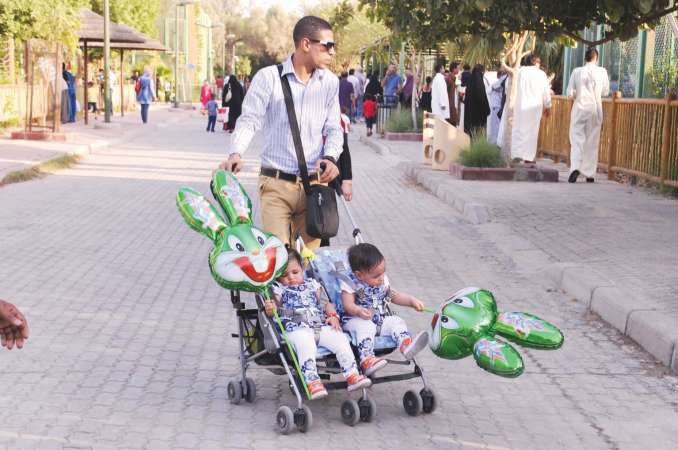 الصغار والكبار استمتعوا بمرافق الحديقة