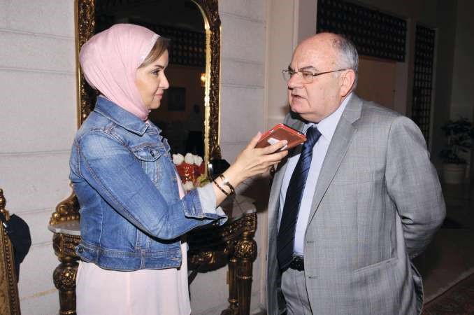 السفير اللبناني متحدثا للزميلة هالة عمران﻿