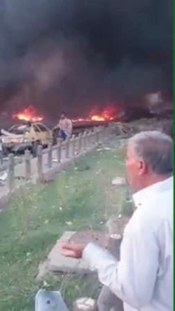 السنة النيران تتصاعد عقب التفجير امس الاول﻿